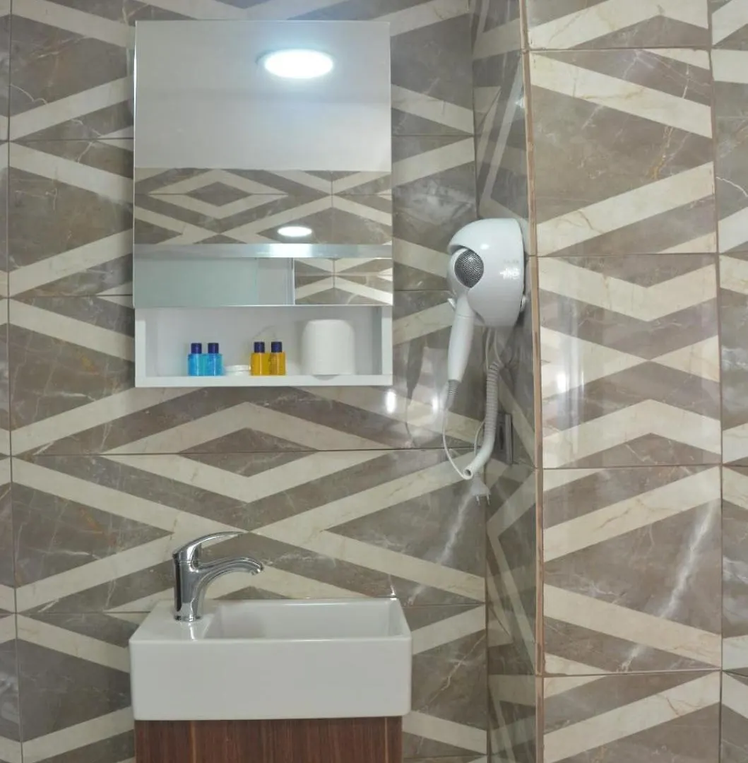 Grand Ayhan Hotel كوشاداسيه
